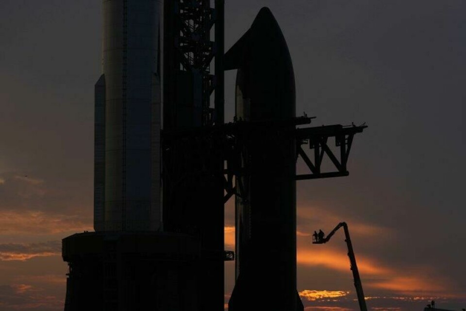 SpaceX-raketten Starship fotografert under forberedelsene søndag. Mandagens oppskytning ble avlyst.