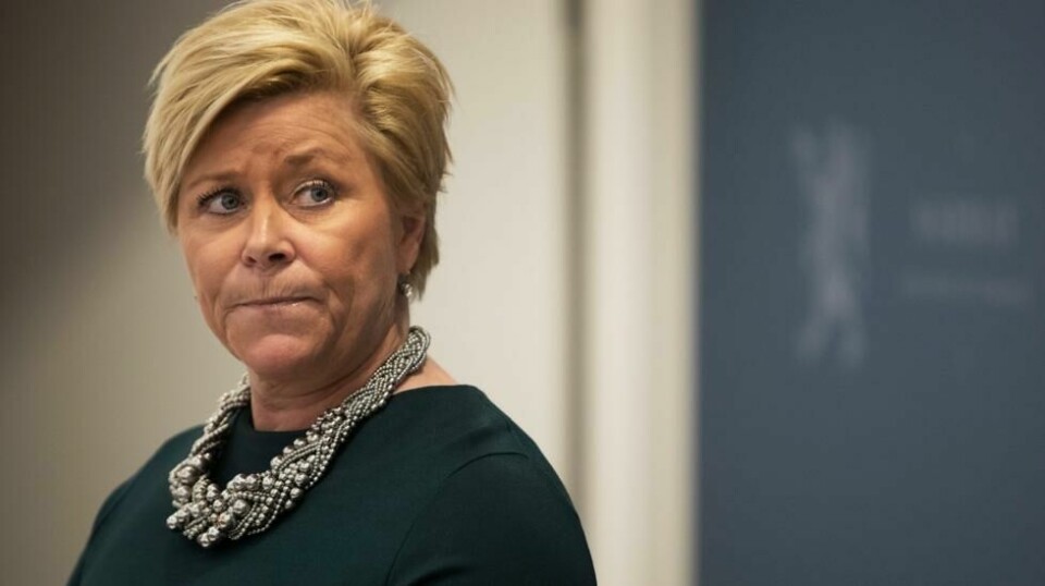 Siv Jensens leieforhold med milliardær Johan Andresen, får skarp kritikk av Bjørnar Moxnes: – Denne saken stinker. Og jo mer som kommer fram, jo mer stinker det. Hytta er slett ikke falleferdig og ubeboelig når Siv Jensen får nøklene, mener Moxnes.