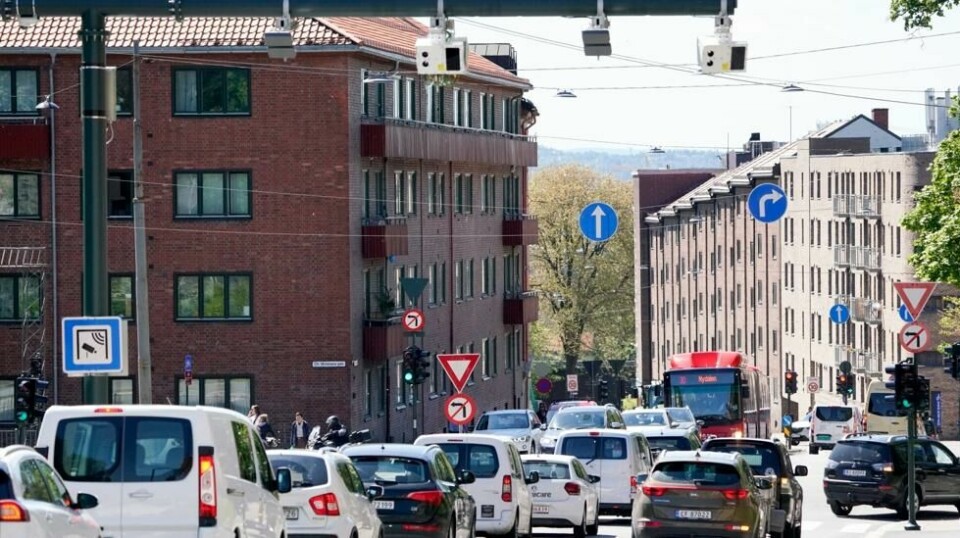 Oslo 20190531. Fra 1. juni 2019 blir det et helt nytt bompengesystem i Oslo. Innkrevingen av bompenger fordeles på tre bomringer med totalt 83 bomstasjoner. Her er en av de nye som er montert i Fagerheimgata.