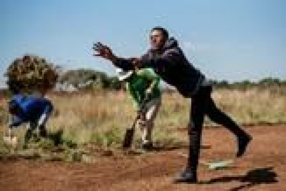 En rydding av «okkupert jord» i utkanten av Johannesburg 18. april. NTB Scanpix/AFP. En rydding av «okkupert jord» i utkanten av Johannesburg 18. april. NTB Scanpix/AFP.