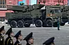 Det russiske luftforsvarssystemet Pantsir, her på en lastebil, under en øvelse for en parade i 2021. Foto: AP / NTB
