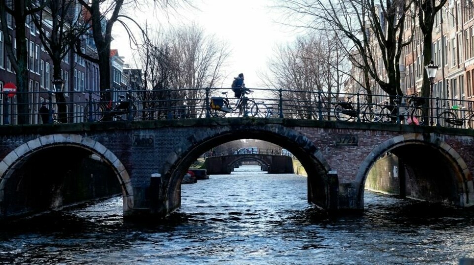 Amsterdams ikoniske kanaler og broer står bokstavelig for fall. Etter flere tiår med forfall innser nå myndighetene i den nederlandske hovedstaden at broene og kanalene desperat trenger å rehabiliteres.
