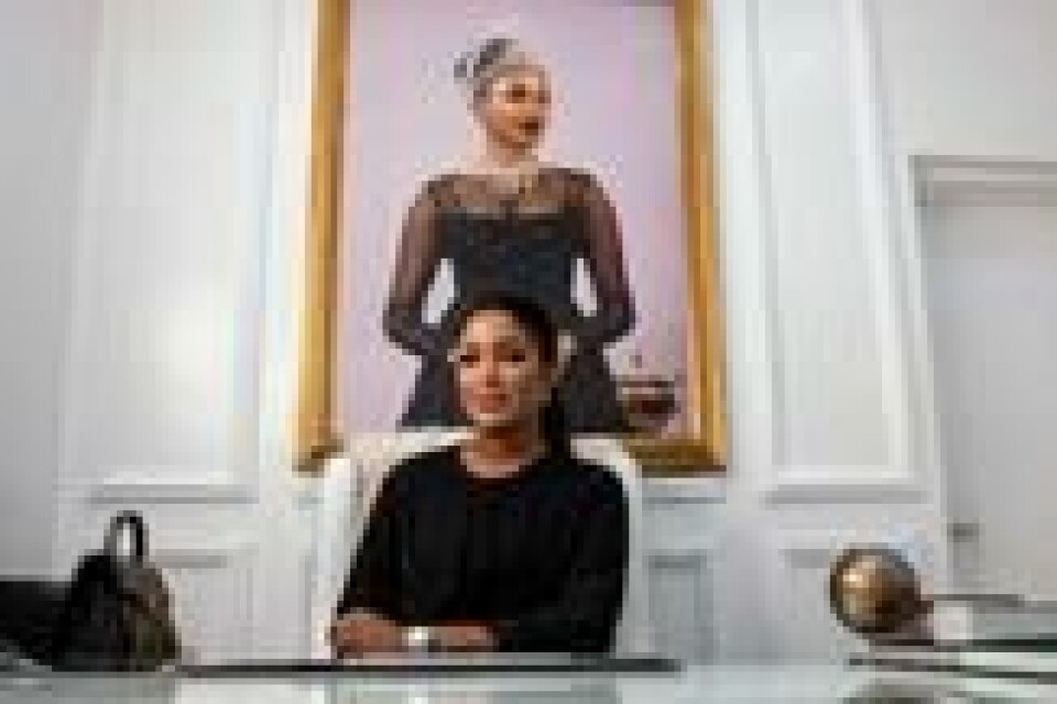 Den nigerianske modellen Dabota Lawson, som har startet sitt eget kosmetikkmerke, forteller at hudbleking kan bli en avhengighet. Den nigerianske modellen Dabota Lawson, som har startet sitt eget kosmetikkmerke, forteller at hudbleking kan bli en avhengighet. Foto: Stefan Heunis / AFP