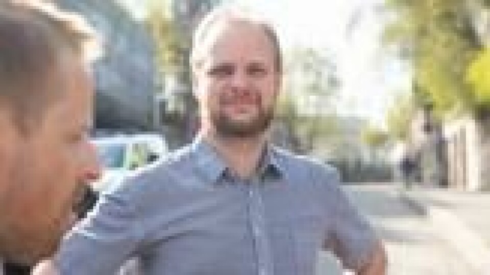 OSLO 20190423. Mimir Kristjánsson holdt apell under støttemarkering for Julian Assange utenfor den britiske ambassaden tirsdag ettermiddag. OSLO 20190423. Mimir Kristjánsson holdt apell under støttemarkering for Julian Assange utenfor den britiske ambassaden tirsdag ettermiddag. Foto: Berit Roald / NTB scanpix Foto: Berit Roald / NTB scanpix