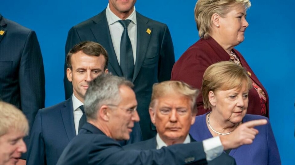 Det blir nok ikke store forskjeller i USAs utenrikspolitikk dersom Trump blir president på ny, tror forskere. Tidligere Nato-sjef Jens Stoltenberg og Trump under et toppmøte i 2019. Foto: Heiko Junge / NTB