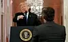 USAs president Donald Trump anklager CNN-journalist Jim Acosta for «fake news» under en pressekonferanse i Det hvite hus 7. november. NTB Scanpix/Reuters.