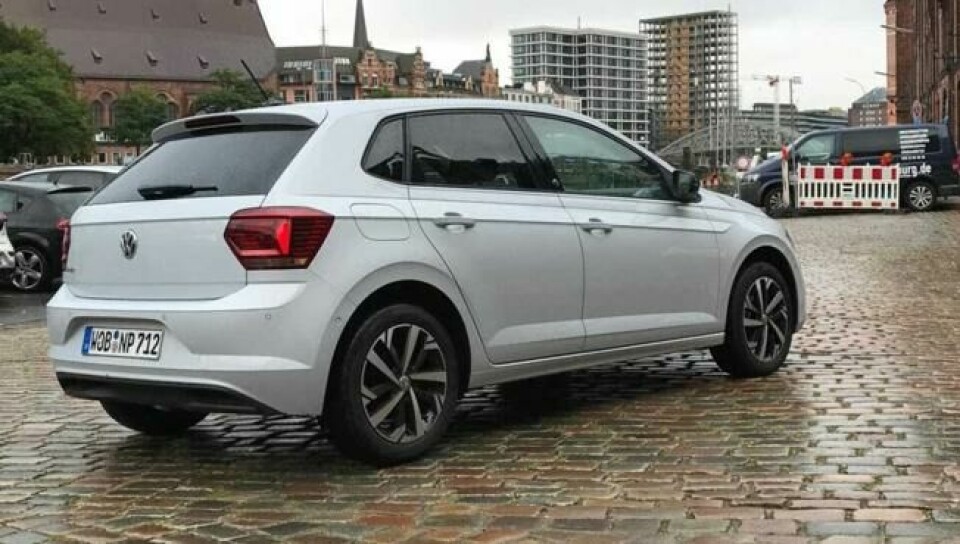 Du er neppe i tvil: Dette er en Polo. Her har Volkswagen designtradisjoner å videreføre. Du er neppe i tvil: Dette er en Polo. Her har Volkswagen designtradisjoner å videreføre.
