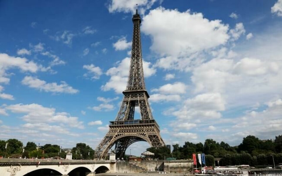 Eiffeltårnet er med sin høyde på 324 meter det mest kjente landemerket i Paris, og er internasjonalt kjent som et symbol for Frankrike. Foto: Erik Johansen / NTB scanpix Eiffeltårnet er med sin høyde på 324 meter det mest kjente landemerket i Paris, og er internasjonalt kjent som et symbol for Frankrike. Foto: Erik Johansen / NTB scanpix