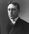 Gjennom sitt avisimperium eide og personlig redigerte William Randolph Hearst 20 større aviser. Han ble en pioner i sensasjonspressen, også kalt den gule presse. Foto: Wikimedia