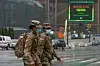 Militærpersonell i New York City under krisen. NTB Scanpix/AFP.