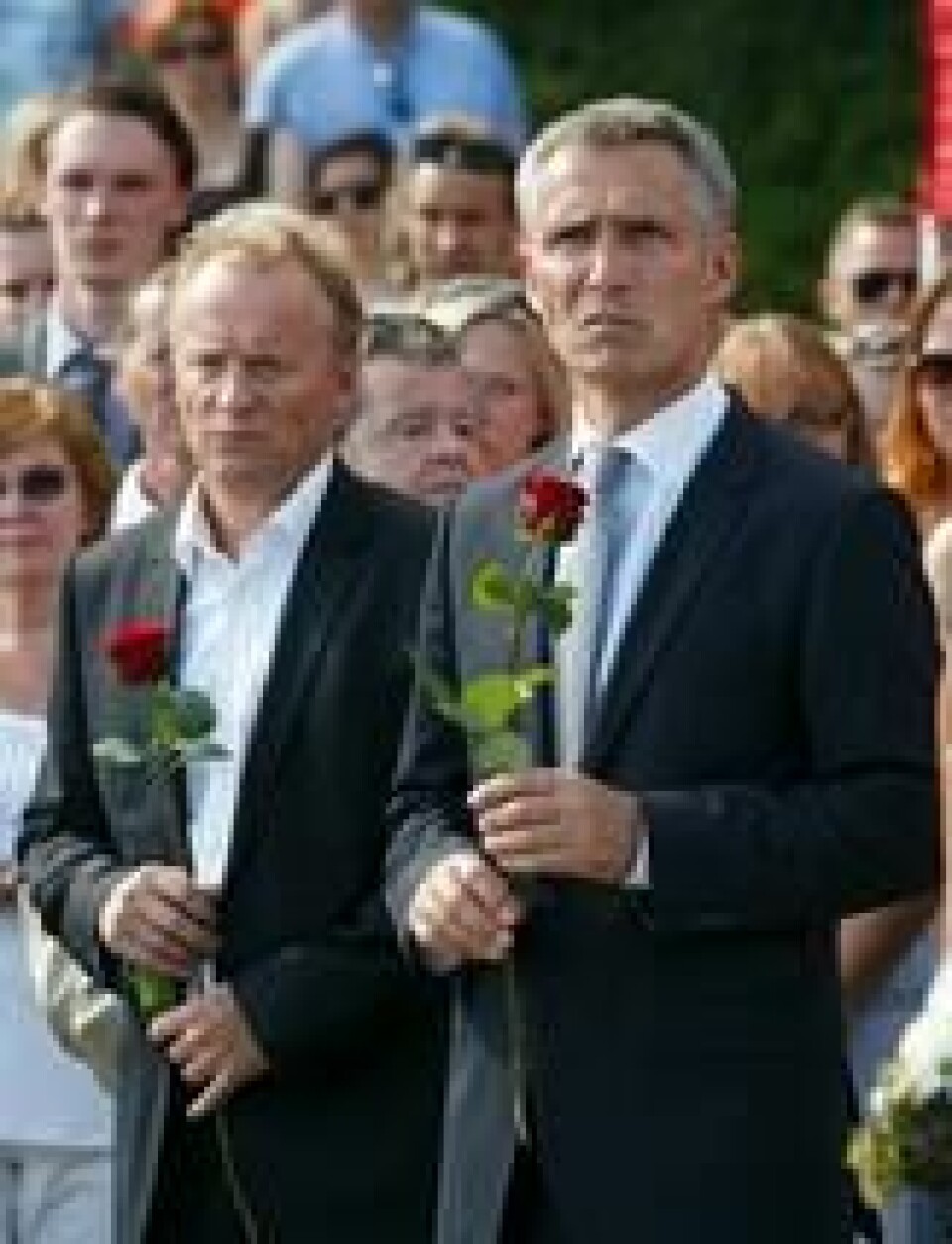 Raymond Johansen var partisekretær i Arbeiderpartiet da AUF ble angrepet på Utøya. Han var svært involvert i arbeidet med å kartlegge den dramatiske og kaotiske situasjonen partiet havnet i. Her er han sammen med Jens Stoltenberg under minnemarkeringen på Utøya tre år etter terrorangrepet. Raymond Johansen var partisekretær i Arbeiderpartiet da AUF ble angrepet på Utøya. Han var svært involvert i arbeidet med å kartlegge den dramatiske og kaotiske situasjonen partiet havnet i. Her er han sammen med Jens Stoltenberg under minnemarkeringen på Utøya tre år etter terrorangrepet. Foto: Heiko Junge / NTB scanpix
