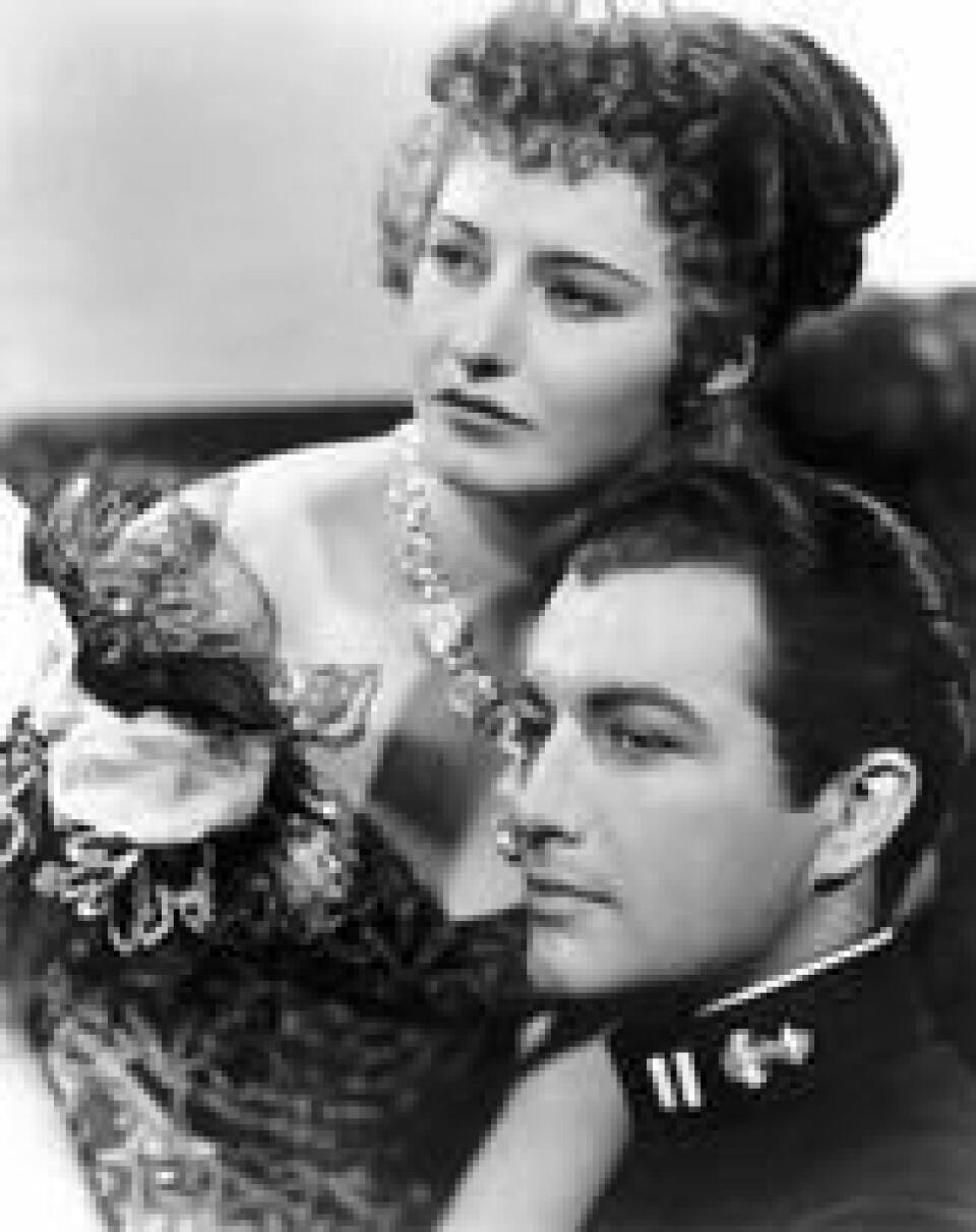 Barbara Stanwyck og Robert Taylor spilte inn flere filmer sammen, blant annet «This is My Affair» i 1937. Foto: 20th Century Fox Barbara Stanwyck og Robert Taylor spilte inn flere filmer sammen, blant annet «This is My Affair» i 1937. Foto: 20th Century Fox
