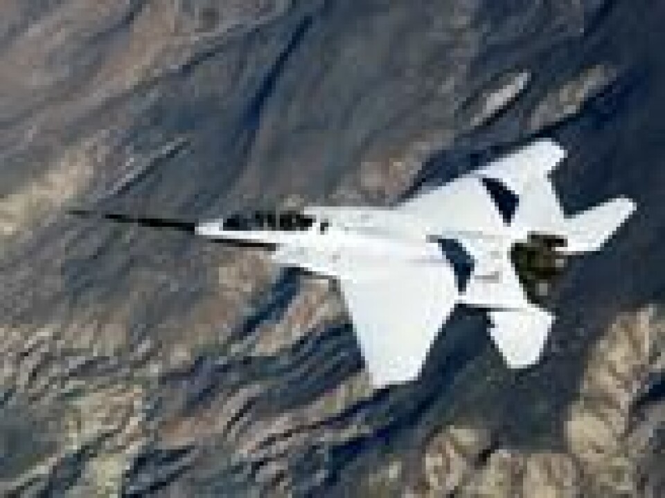 OMBYGD JETJAGER: Med et ombygd F-15B med et lengre fremparti for å forske frem nye design som kan redusere støynivået på overlydsfly. Foto: Nasa. OMBYGD JETJAGER: Med et ombygd F-15B med et lengre fremparti for å forske frem nye design som kan redusere støynivået på overlydsfly. Foto: Nasa.