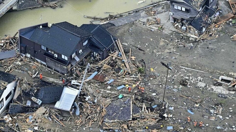 Jordskjelvet i Japan første nyttårsdag førte til store materielle ødeleggelser, som her i byen Suzu. Tirsdag oppjusterte myndighetene tallet på omkomne. Foto: Kyodo News / AP / NTB