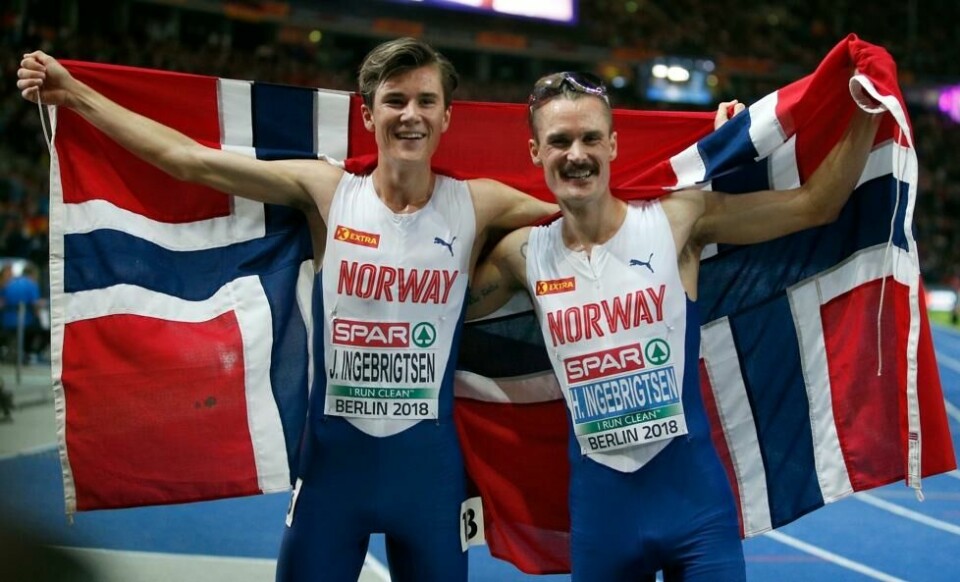 Jakob og Henrik Ingebrigtsen jubler etter gull og sølv på 5000 meter i EM. Jakob og Henrik Ingebrigtsen jubler etter gull og sølv på 5000 meter i EM. Foto: Michael Sohn / AP
