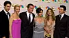 David Schwimmer, Lisa Kudrow, Matthew Perry, Courteney Cox, Jennifer Aniston and Matt LeBlanc under Emmy-prisutdelingen i 2002. Foto: Reed Saxon / AP