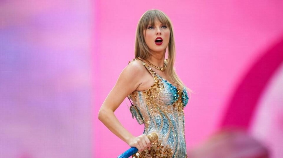 Taylor Swift på scenen på Wembley i London under turneen Eras Tour. Swift er nå ferdig med europaturneen og har en pause før hun skal holde flere konserter i USA og Canada. Foto: Scott A. Garfitt / Invision / AP / NTB