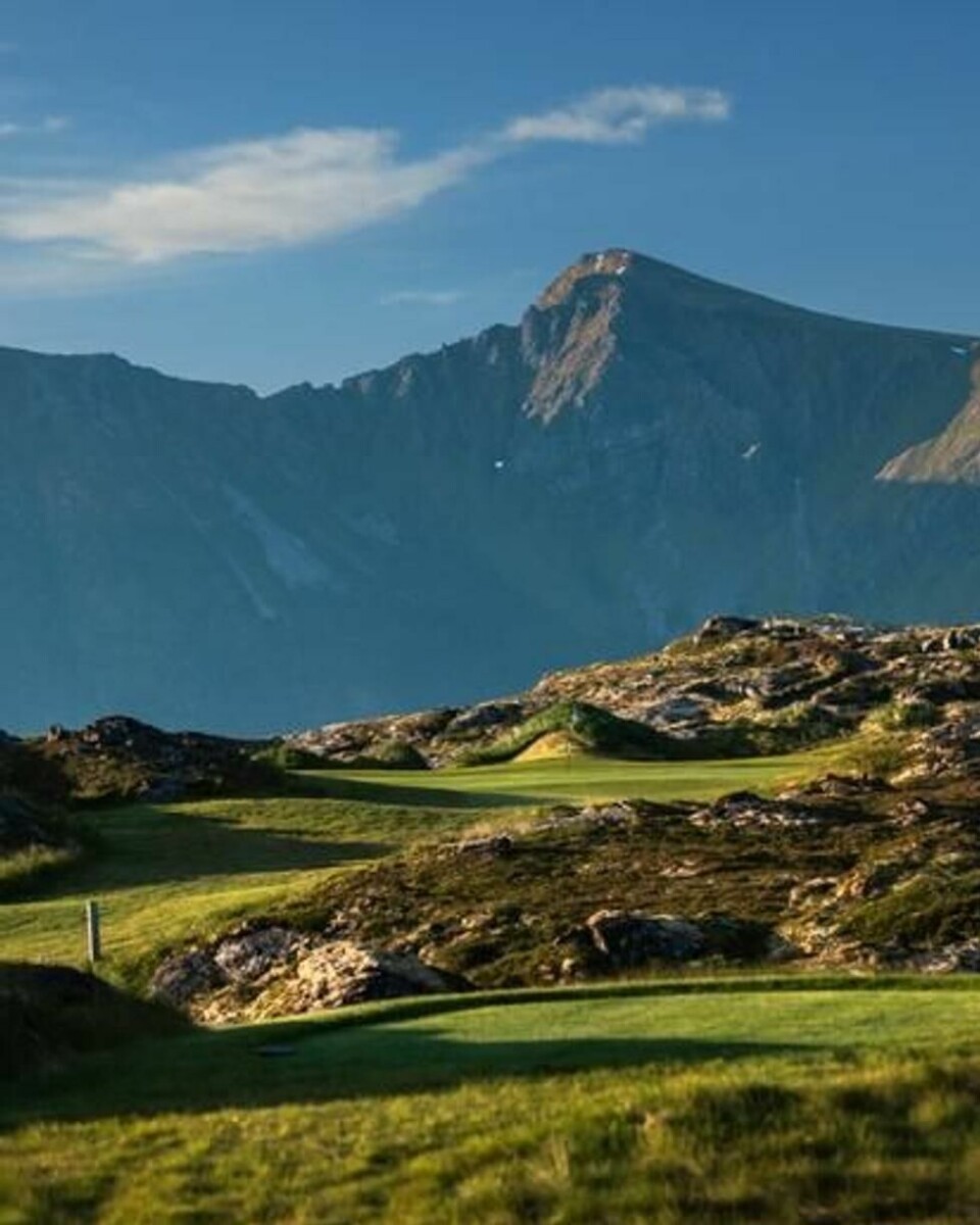 Lofoten Links er inne på 88.plass på Golf Magazines liste over de 100 beste banene i verden. Lofoten Links er inne på 88.plass på Golf Magazines liste over de 100 beste banene i verden. Foto: Jacob Sjöman