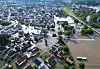 Byen Reichertshofen i Bayern er en av byene i det sørlige Tyskland som er rammet av flommen. Bildet er tatt søndag 2. juni. Foto: Sven Hoppe / DPA via AP / NTB