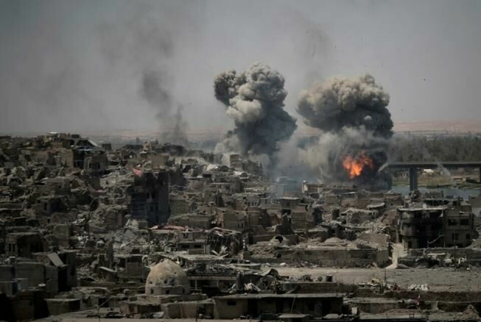 Flyangrep mot IS-stillinger ved gamlebyen i Mosul i juli 2017. Scanpix/AP. Flyangrep mot IS-stillinger ved gamlebyen i Mosul i juli 2017. Scanpix/AP.