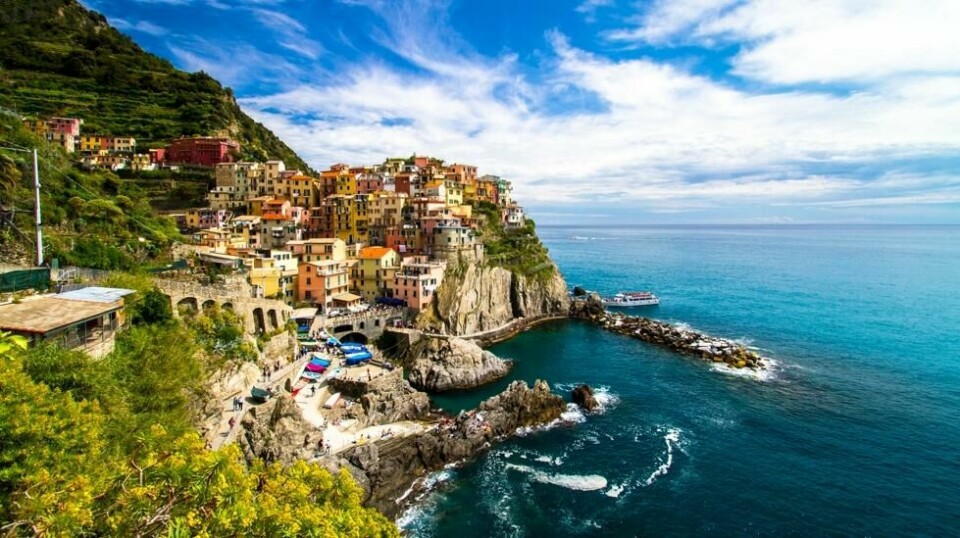 Manarola er en av de fem byene i Cinque Terre, som er et utrolig populært reisemål blant turister. Foto: Colourbox