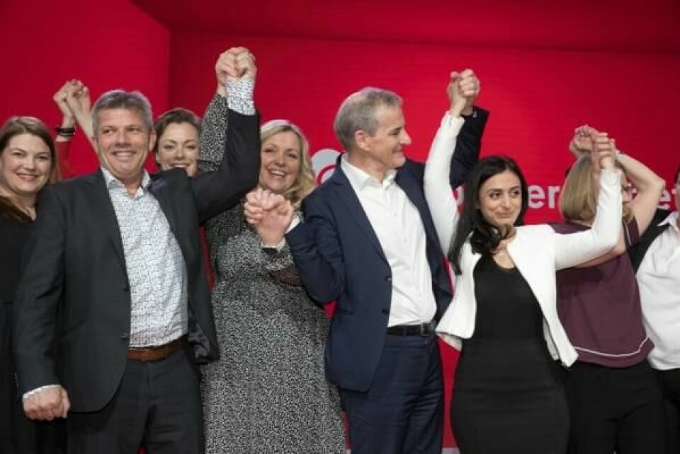 Under Ap-landsmøtet i april 2019 ble Bjørnar Skjæran valgt til ny nestleder. Her feirer han sammen med Kjersti Stenseng, som ble gjenvalgt som partisekretær, og Jonas Gahr Støre og Hadia Tajik som også fikk fornyet tillit. I 2025 er det bare Støre og Stenseng igjen, men sistnevnte stiller ikke til valg. Både Skjæran og Tajik kan være aktuelle som statsråder, mener valgforsker. Foto: Terje Pedersen / NTB scanpix Under Ap-landsmøtet i april 2019 ble Bjørnar Skjæran valgt til ny nestleder. Her feirer han sammen med Kjersti Stenseng, som ble gjenvalgt som partisekretær, og Jonas Gahr Støre og Hadia Tajik som også fikk fornyet tillit. I 2025 er det bare Støre og Stenseng igjen, men sistnevnte stiller ikke til valg. Både Skjæran og Tajik kan være aktuelle som statsråder, mener valgforsker. Foto: Terje Pedersen / NTB scanpix