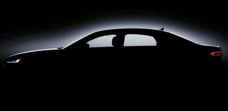 Dette er det nærmeste vi kommer reelle bilder av luksusbilen til Audi. Likevel ser vi at det er tydelige designendringer i vente. Dette er det nærmeste vi kommer reelle bilder av luksusbilen til Audi. Likevel ser vi at det er tydelige designendringer i vente.