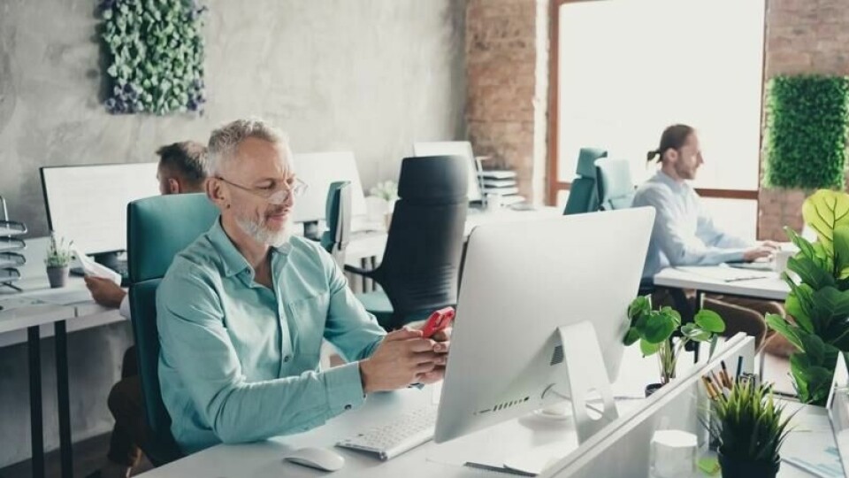 Når vi nærmer oss 59 år blir vi regnet som «eldre» på norske arbeidsplasser, viser forskning.