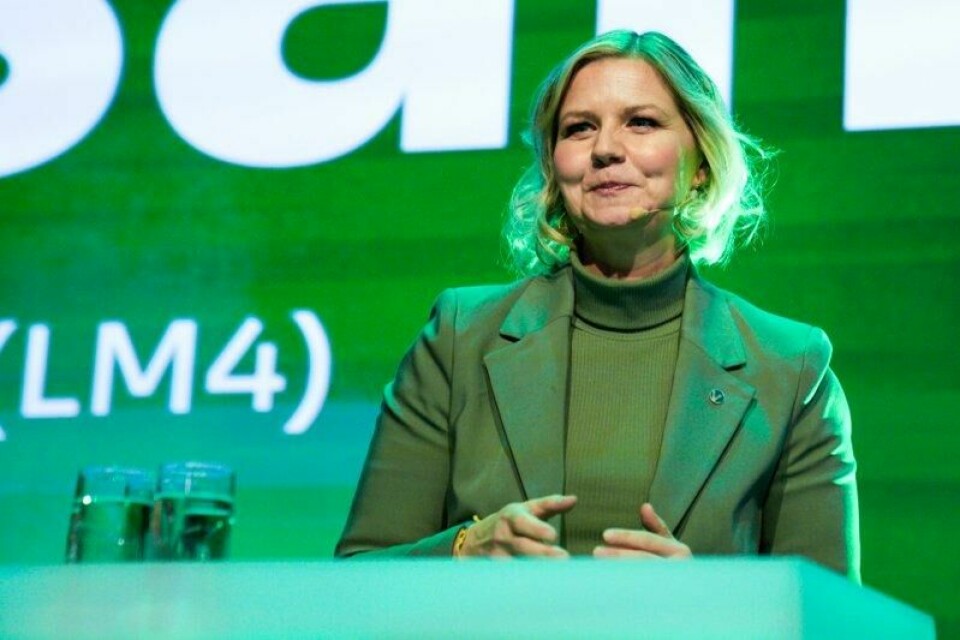 Venstres leder Guri Melby taler til landsmøtet til Venstre på Thon Hotel Arena i Lillestrøm.