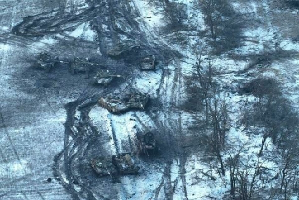 Russland skal ha mistet tusenvis av stridsvogner etter tre år med høyintensiv krig. Bildet er fra trefninger ved den lille kullgruvebyen Vuhledar på Ukrainas østlige frontlinje i Donbas-regionen. (Ukrainske væpnede styrker via AP) Foto: NTB Russland skal ha mistet tusenvis av stridsvogner etter tre år med høyintensiv krig. Bildet er fra trefninger ved den lille kullgruvebyen Vuhledar på Ukrainas østlige frontlinje i Donbas-regionen. (Ukrainske væpnede styrker via AP) Foto: NTB