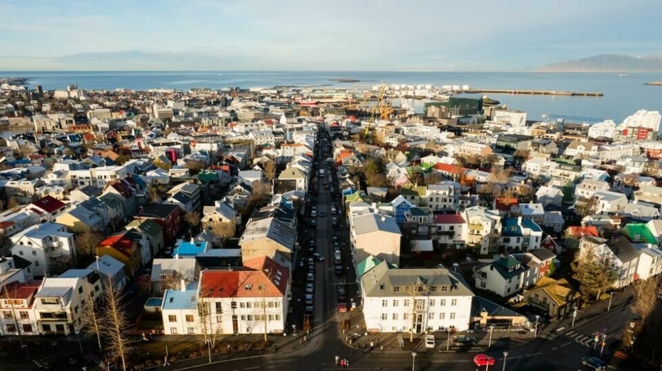 Skjelvet fant sted klokken 15.43 og ble registrert 3,3 kilometer under jordens overflate, ifølge Islands Meteorologiske Institut. Reykjavik.