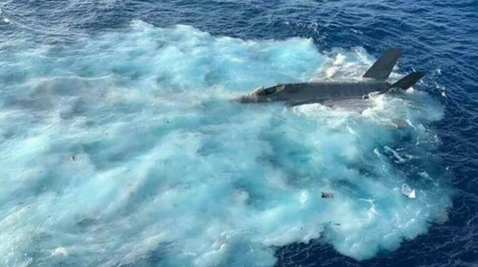 F-35 jagerflyet forsvant i Sør-Kina-havet etter at det først krasjet i hangarskipet USS Carl Vinson.