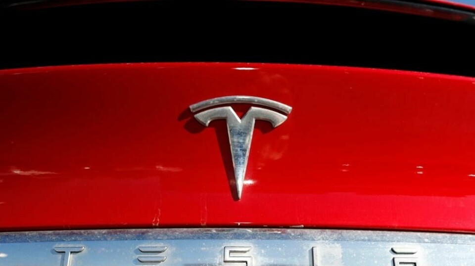 Den populære elbilen Tesla troner på klagetoppen i Norge, ifølge Forbrukerrådet. Foto: David Zalubowski / AP / NTB