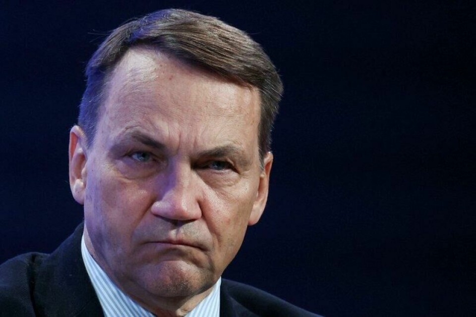 – De har bygget en hjernevasket ideologi om å få tilbake det russiske imperiet. Med denne statsideologien vil de forbli en trussel med dagens ledelse, sier Polens utenriksminister Radosław Sikorski i et TV-intervju. REUTERS/Yves Herman/File Photo