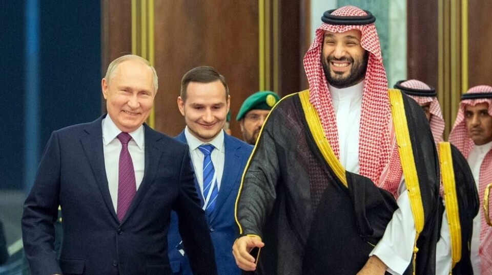 Vladimir Putin og Saudi-Arabias kronprins Mohammed bin Salman sammen i 2023.