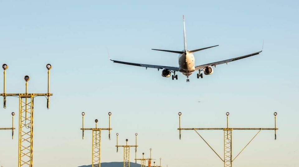 Stadig flere passasjerer tar seg en dram for mye på flytur. Noen destinasjoner peker seg mer ut enn andre. Illustrasjonsfoto.