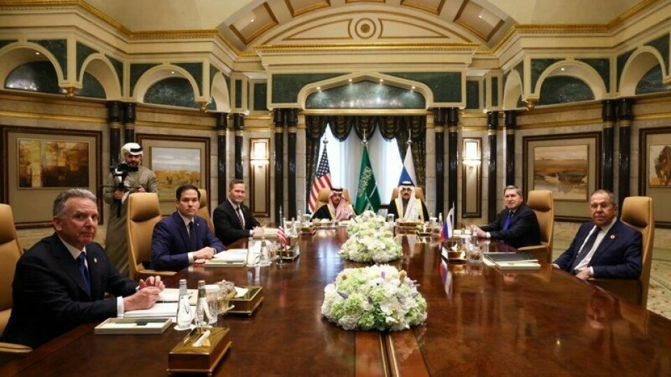 Amerikanske og russiske delegasjoner møttes i Saudi-Arabia tidligere i år. Amerikanske og russiske delegasjoner møttes i Saudi-Arabia tidligere i år. Foto: Evelyn Hockstein / AP / NTB