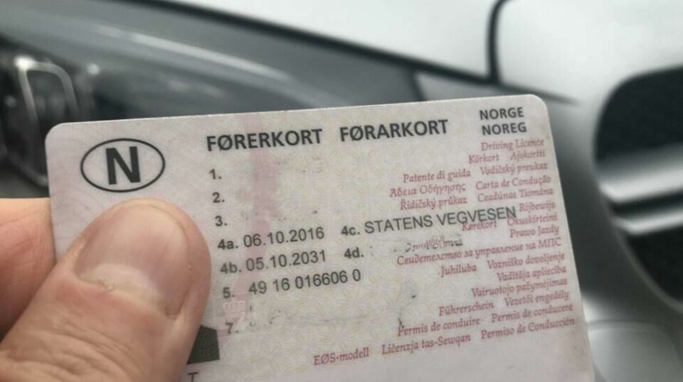 For å få førerkort må man gjennom en omfattende opplæring. For å sikre at den er god nok, fører Statens vegvesen tett tilsyn med trafikkskolene. Nå er alle oppkjøringer kansellert på grunn av coronaviruset.