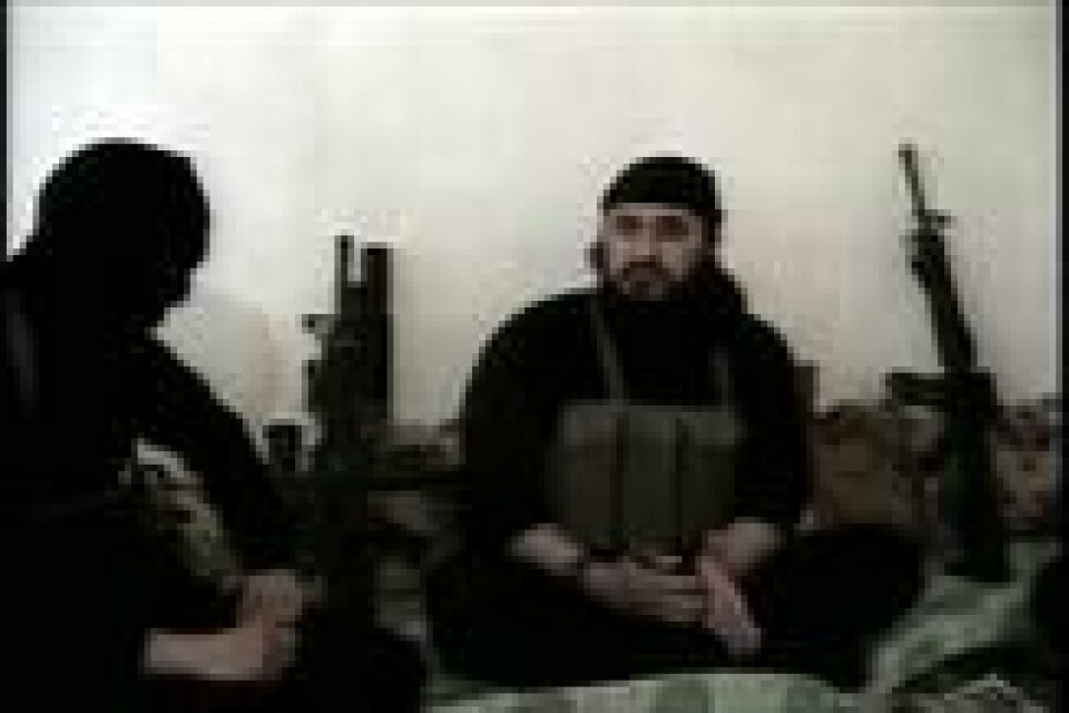 Den jordanske islamisten Abu Musab al-Zarqawi grunnla i 1999 det som skulle bli IS. Her er han avbildet i Irak i 2006, der han sverget troskap til al-Qaida. Gruppen var i denne perioden kjent som «Al-Qaida i Irak». al-Zarqawi ble drept samme år som bildet ble tatt. Al-Qaida kuttet sine bånd til IS i februar 2014, etter uenighet om strategien i Syria. Den jordanske islamisten Abu Musab al-Zarqawi grunnla i 1999 det som skulle bli IS. Her er han avbildet i Irak i 2006, der han sverget troskap til al-Qaida. Gruppen var i denne perioden kjent som «Al-Qaida i Irak». al-Zarqawi ble drept samme år som bildet ble tatt. Al-Qaida kuttet sine bånd til IS i februar 2014, etter uenighet om strategien i Syria. Foto: AP