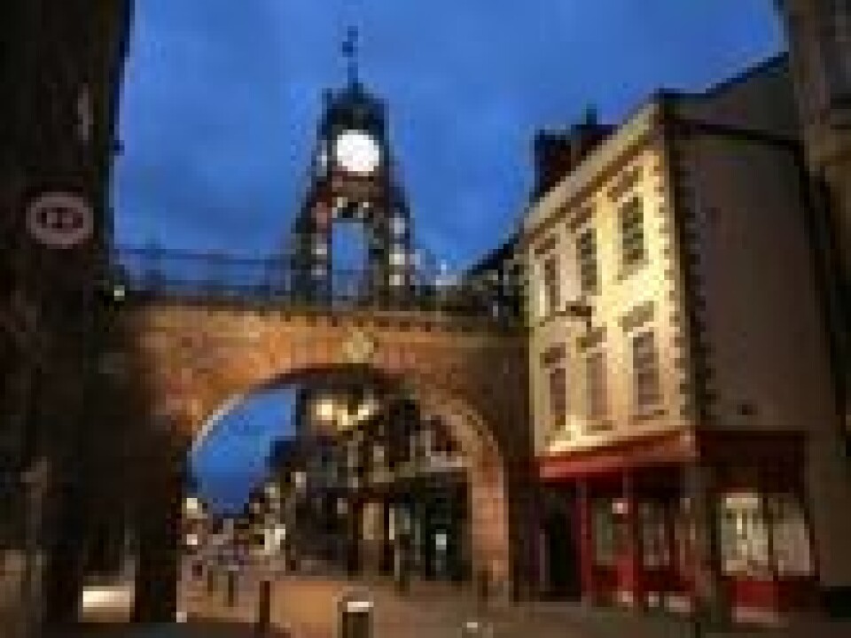 Eastgate and Eastgate Clock (joda, den heter faktisk det) er den mest fotograferte klokken i Storbritannia - etter Big Ben. Foto: Sverre Bjørstad Graff. Eastgate and Eastgate Clock (joda, den heter faktisk det) er den mest fotograferte klokken i Storbritannia - etter Big Ben. Foto: Sverre Bjørstad Graff.
