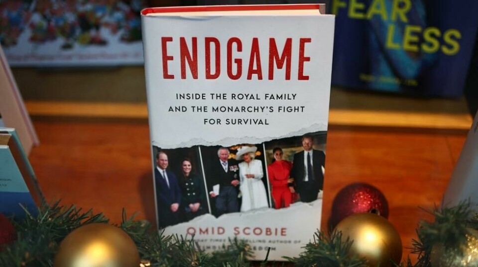 Et eksemplar av den boken Endgame er utstilt i en bokhandel i London 1. desember 2023.
