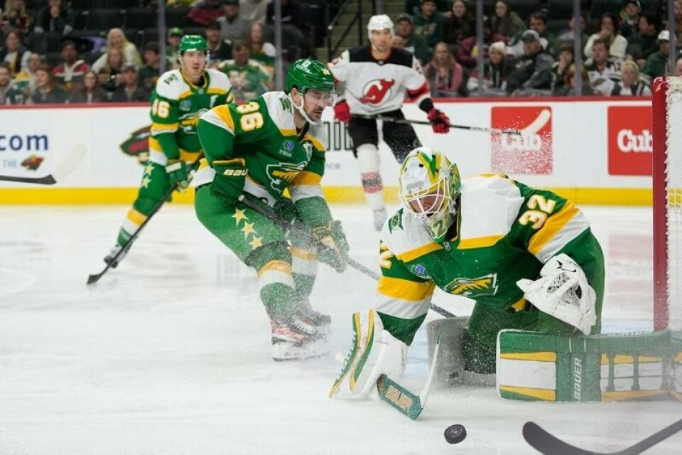 Mats Zuccarello (nummer 36) fikk ikke med seg noen poeng da de ble slått 5-2 av New Jersey Devils lørdag kveld.