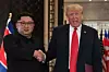 USAs president Donald Trump og Nord-Koreas leder Kim Jong-un under toppmøtet i Singapore 12. juni 2018. Scanpix/AFP. Foto: Saul Loeb / AFP