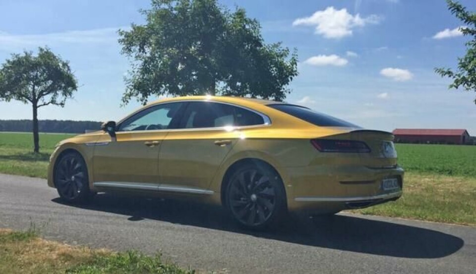 Volkswagen håper igjen å kunne ta opp kampen mot premiummerkene, med nye Arteon. Volkswagen håper igjen å kunne ta opp kampen mot premiummerkene, med nye Arteon.
