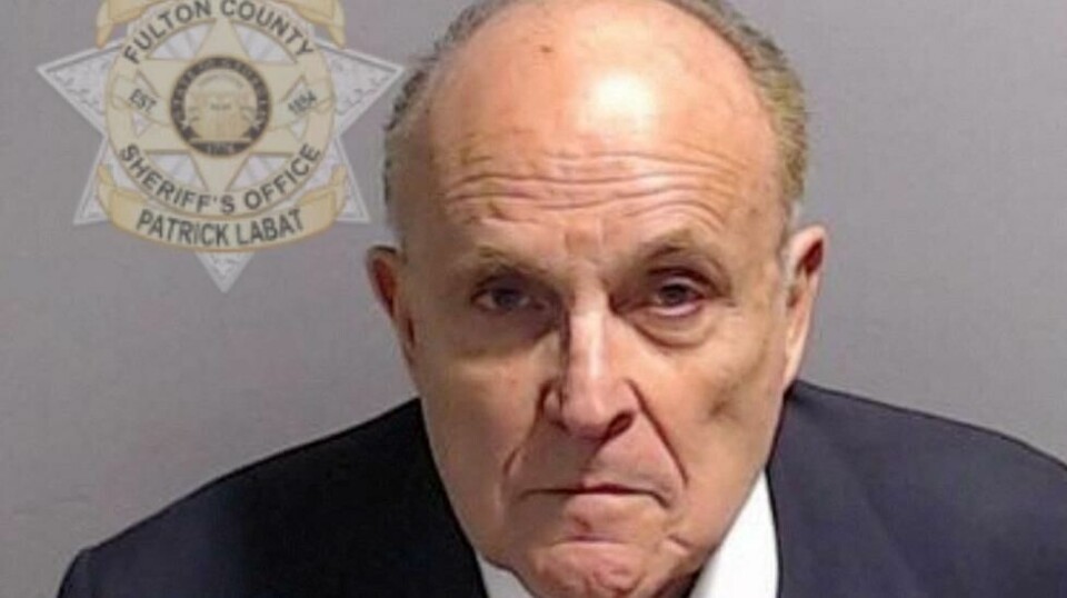 Rudy Giuliani, avbildet på et arrestasjonsbilde offentliggjort av Fulton County Sheriff's Office.
