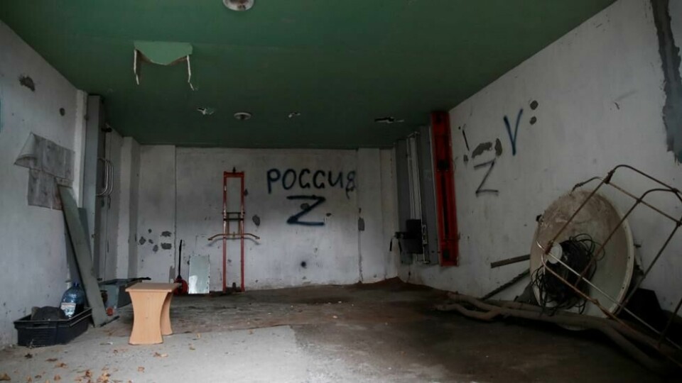 Ifølge ukrainske tjenestemenn skal dette rommet ha blitt brukt som torturkammer av russiske soldater. Ifølge ukrainske tjenestemenn skal dette rommet ha blitt brukt som torturkammer av russiske soldater. Foto: Murad Sezer / Reuters/NTB