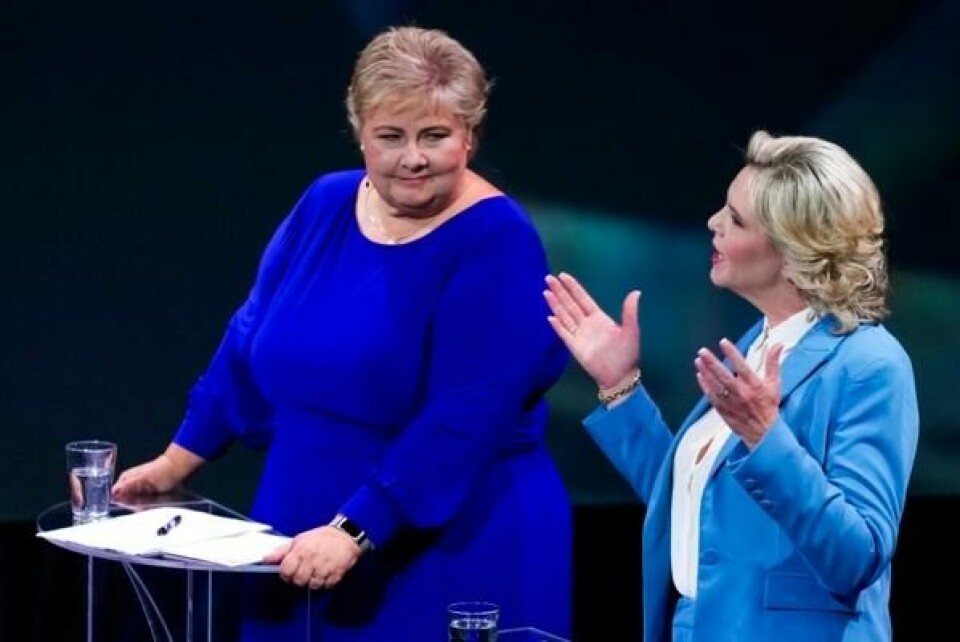 Høyre-leder Erna Solberg og Frp-leder Sylvi Listhaug ligger begge an til å få makt etter stortingsvalget neste år. Her er de to under partilederdebatten i Arendal under Arendalsuka i høst.