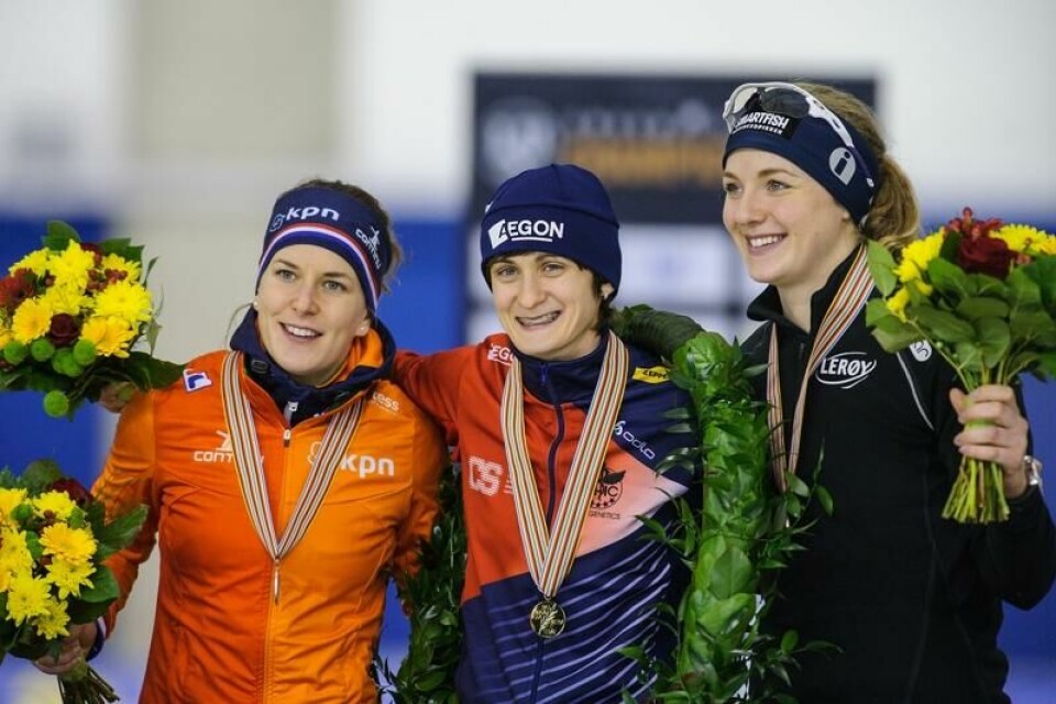 Ida Njåtun (til høyre) ble nummer i allround-VM i 2015. Ida Njåtun (til høyre) ble nummer i allround-VM i 2015. Foto: NTB / AFP