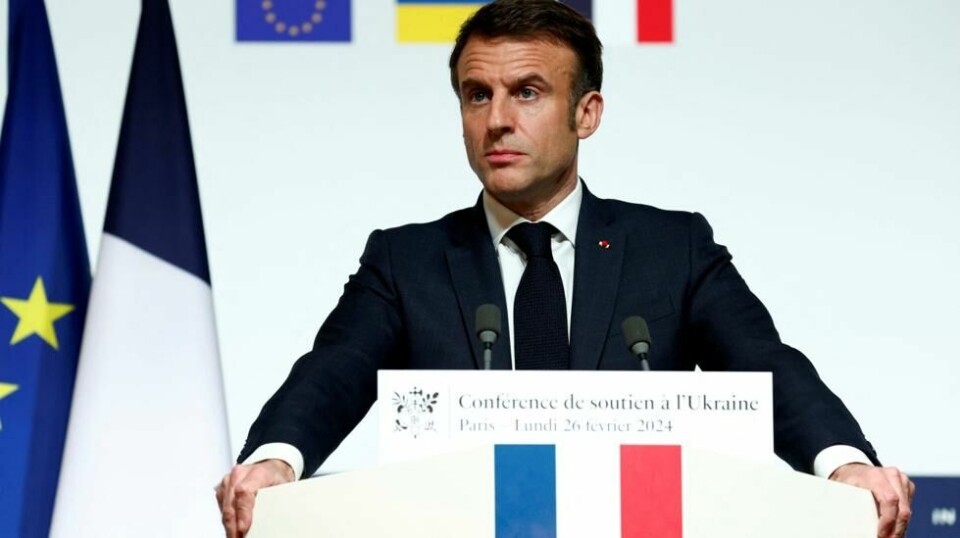 Emmanuel Macron samlet mandag ledere fra rundt 20 europeiske land til et toppmøte om støtte til Ukraina. Foto: Gonzalo Fuentes / AP / NTB