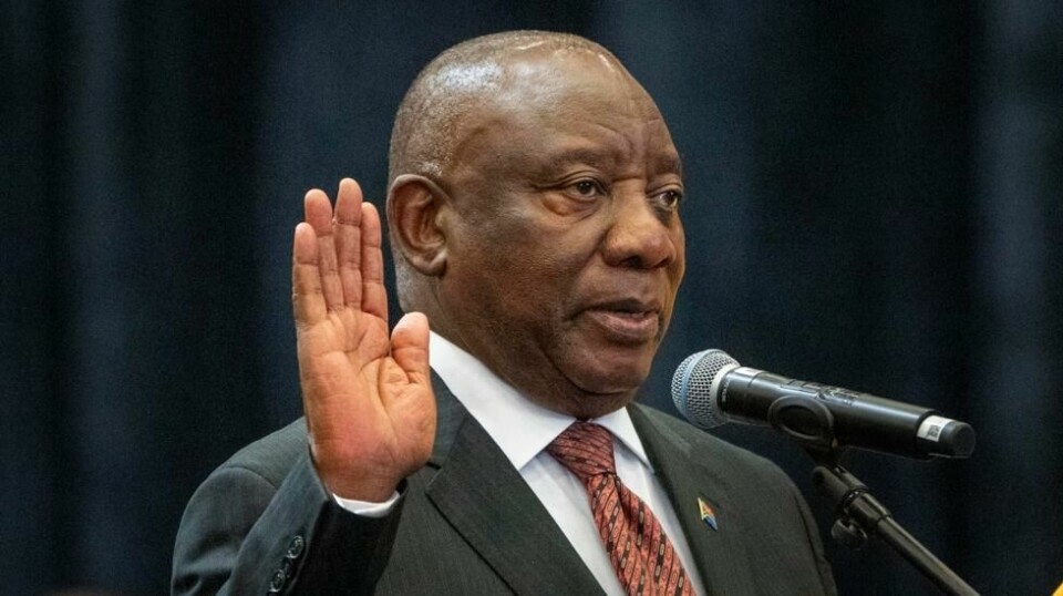Cyril Ramaphosa ble fredag tatt i ed da nasjonalforsamlingen i Sør-Afrika trådte sammen for første gang siden valget. Foto: Jerome Delay / AP / NTB
